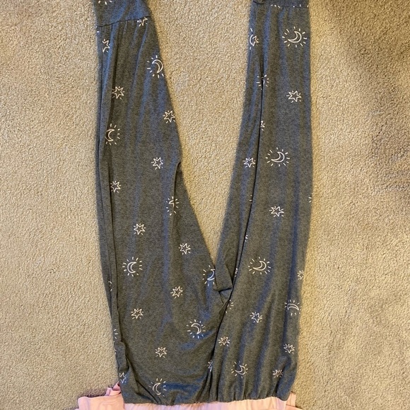 ELLEN Degeneres Pajama Set - Picture 11 of 11